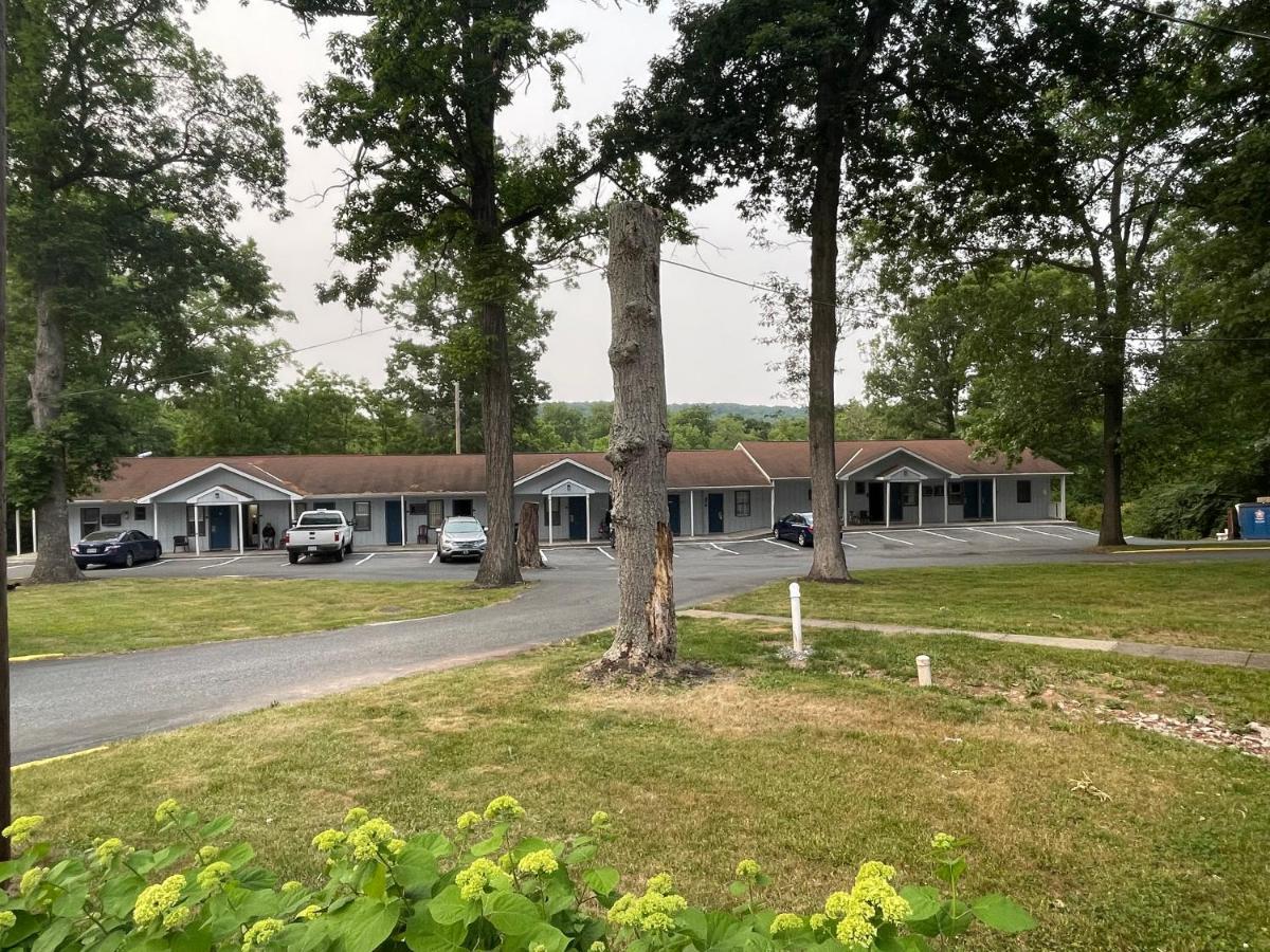 Pennswoods Inn Manheim Exterior photo