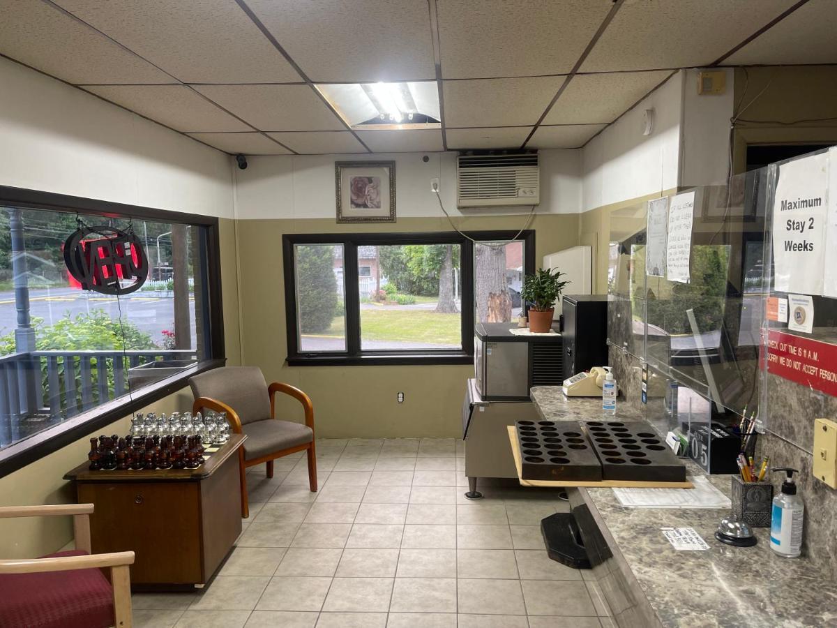 Pennswoods Inn Manheim Exterior photo